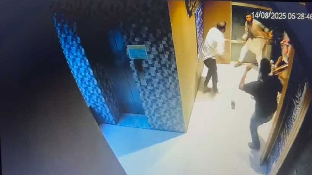 বনানীর সিসা বারে হত্যা: দুইজন রিমান্ডে